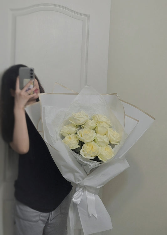 A Dozen White Roses Bouquet